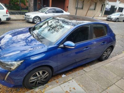Vendo Peugeot 208 Allure modelo 2021
