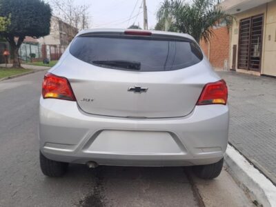 Chevrolet onix joy black 1.4 mt