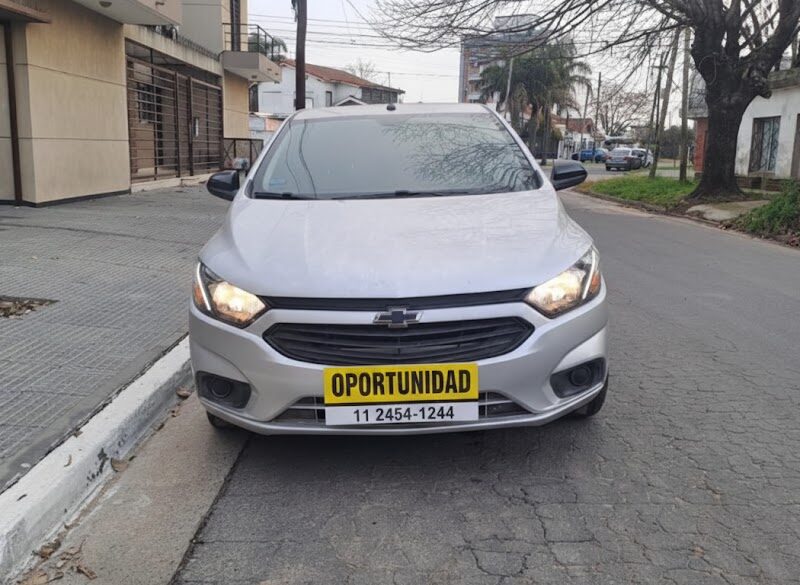 Chevrolet onix joy black 1.4 mt