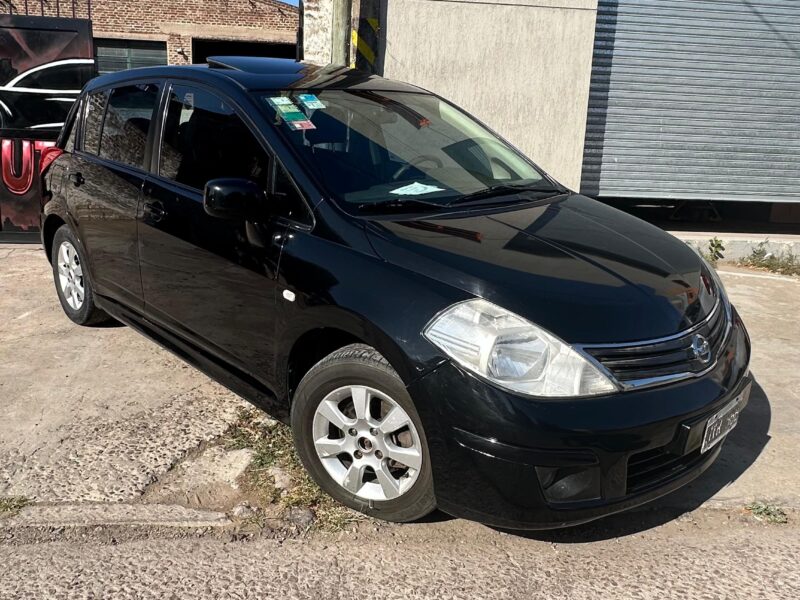 NISSAN TIIDA 1.8 ACENTA
