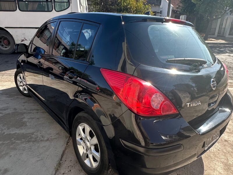 NISSAN TIIDA 1.8 ACENTA