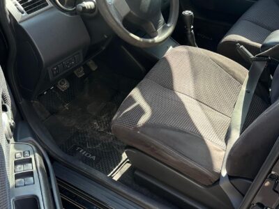 NISSAN TIIDA 1.8 ACENTA