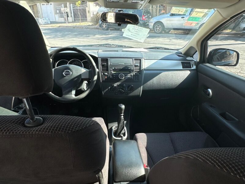 NISSAN TIIDA 1.8 ACENTA