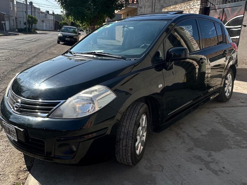 NISSAN TIIDA 1.8 ACENTA