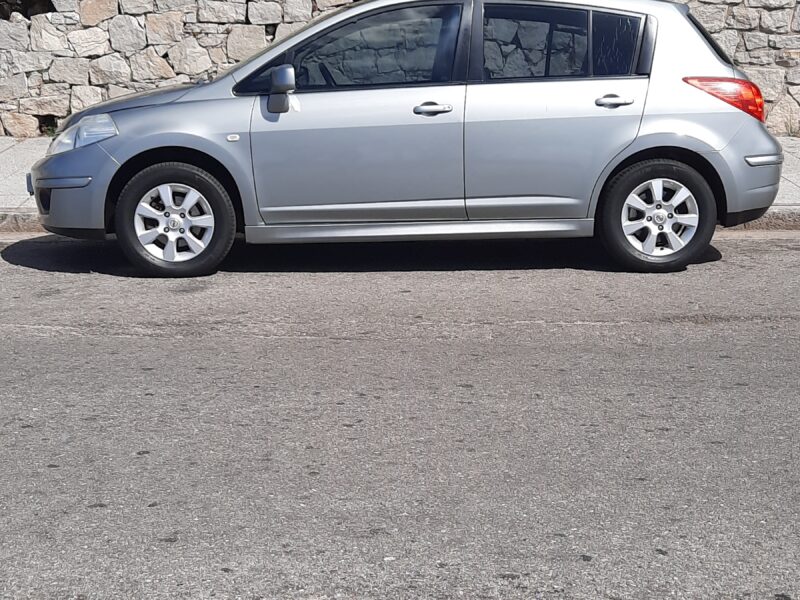 Vendo Nissan Tiida 2012. Único dueño. Impecable estado