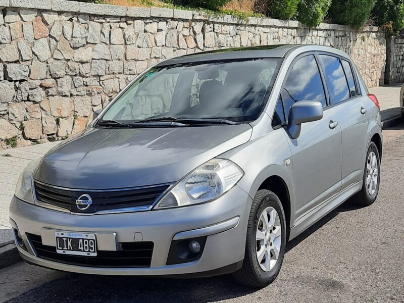 Vendo Nissan Tiida 2012. Único dueño. Impecable estado