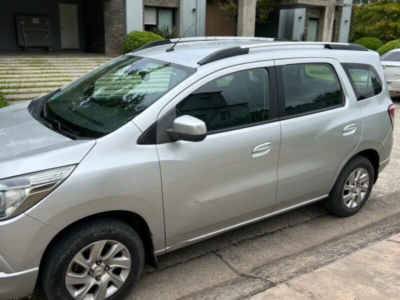 Vendo Chevrolet Spin LTZ 1.8. 3 filas - 7 asientos